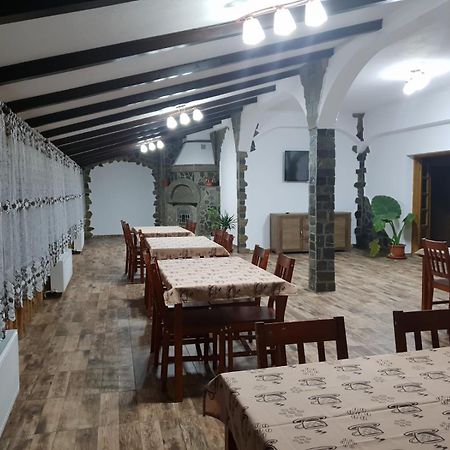 Casa Luca Hotel Simbata de Sus Ngoại thất bức ảnh
