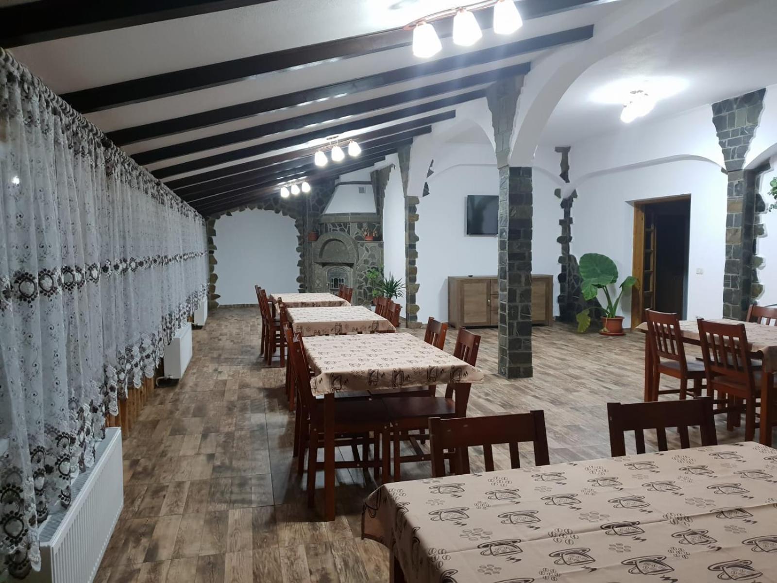 Casa Luca Hotel Simbata de Sus Ngoại thất bức ảnh