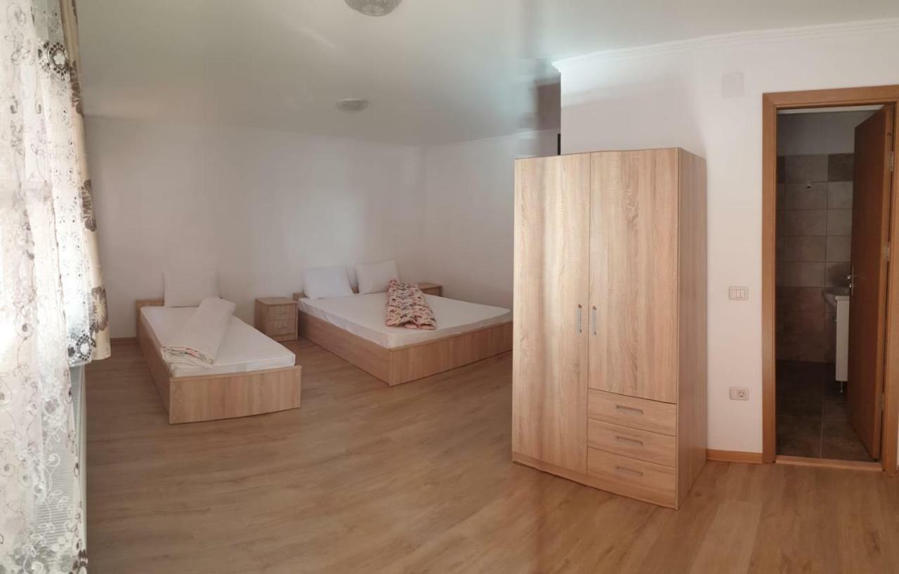 Casa Luca Hotel Simbata de Sus Ngoại thất bức ảnh
